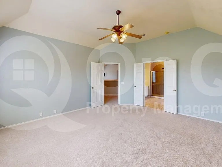 11281 Balcones Dr — Photo 12