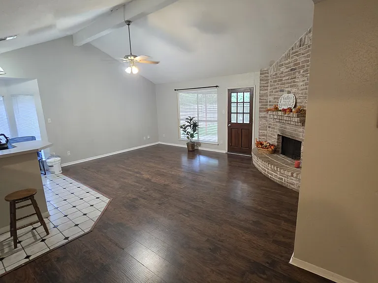 10003 Leamington Dr — Photo 10