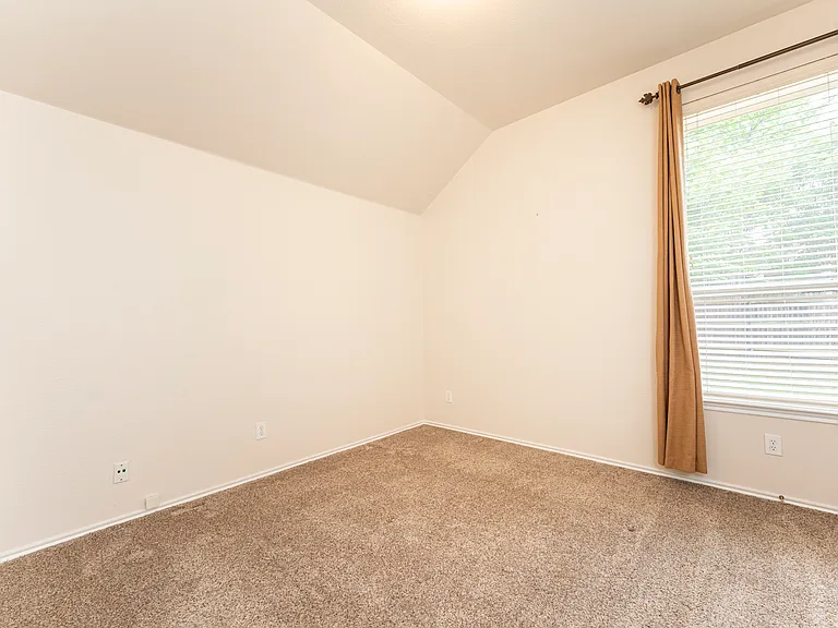 1417 Lowes Farm Pkwy — Photo 15