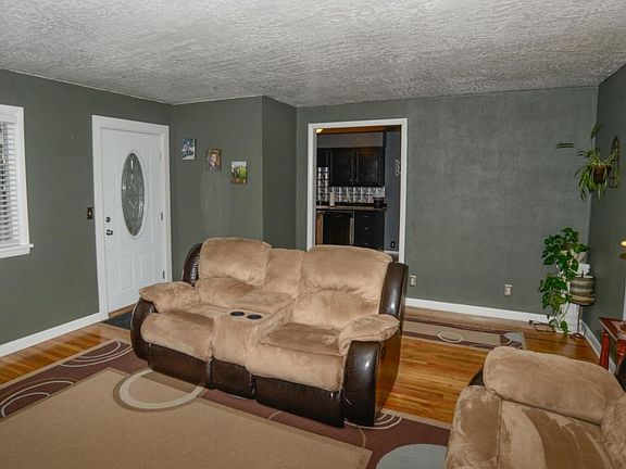 4th image of 1920 Kensington Ave