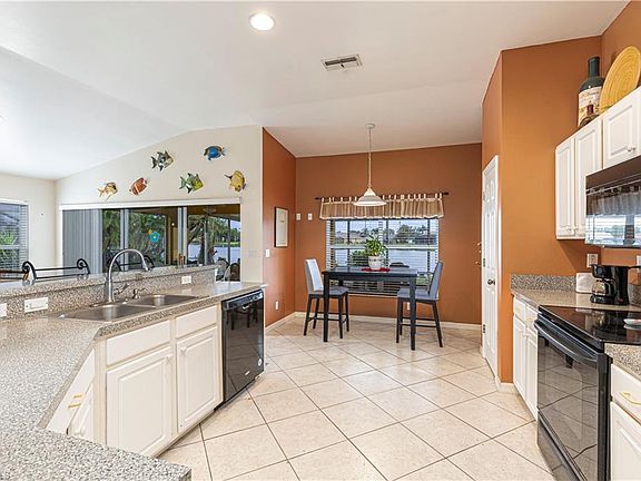 4th image of 15772 Beachcomber AVE