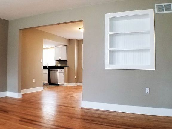 4th image of 1439 Hope St SE