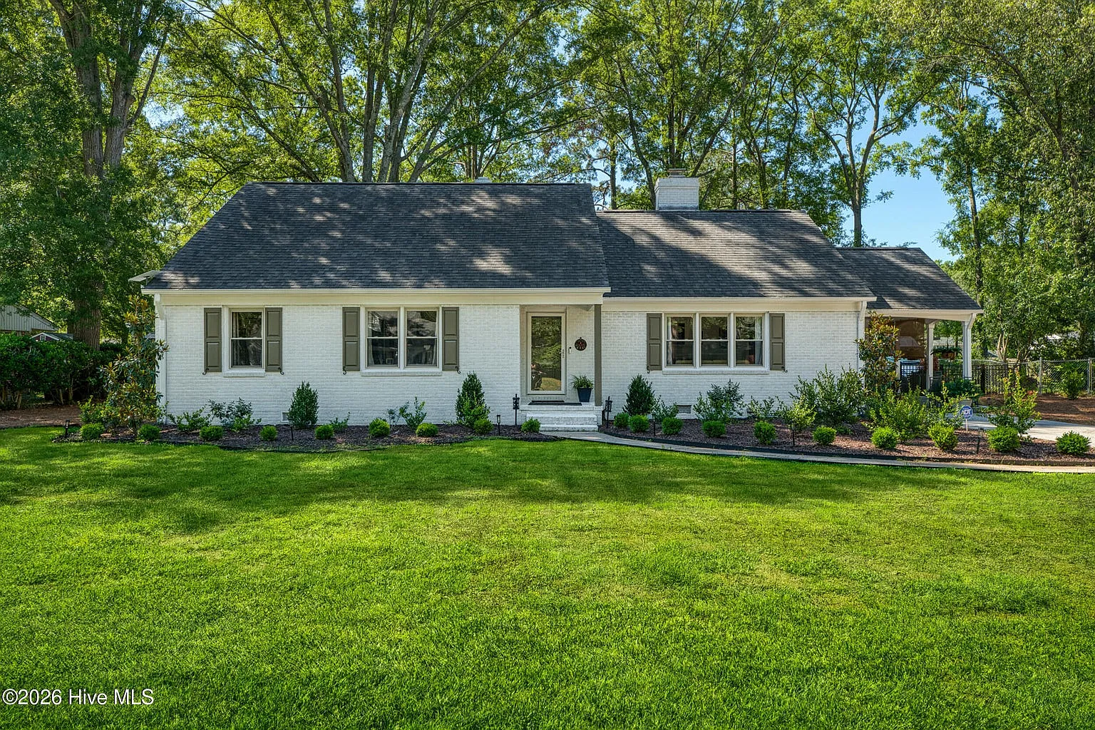 611 Clark Dr — Photo 1