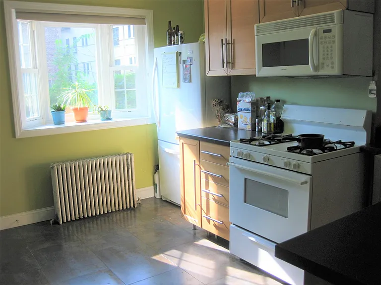 80 Garrison Ave #A — Photo 9