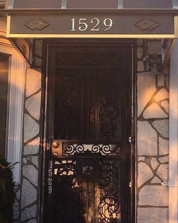 1st image of 1529 E 52nd St