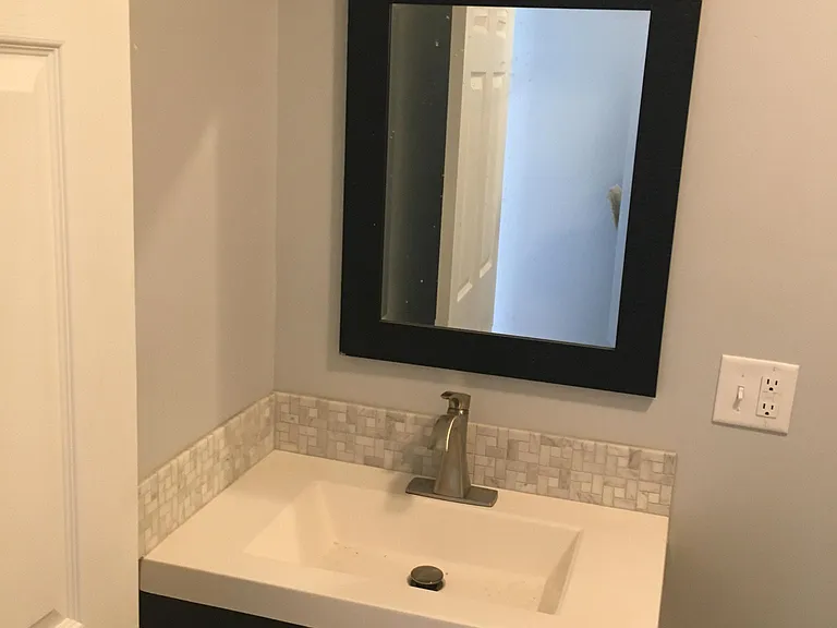 Full bath vanity.