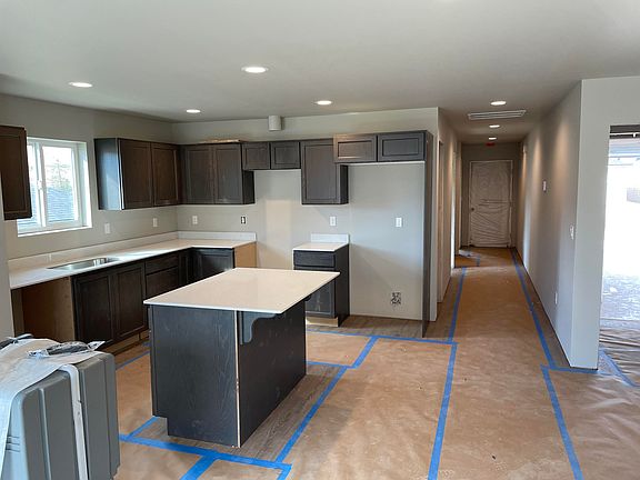 3rd image of 1101 S Newberry Ln
