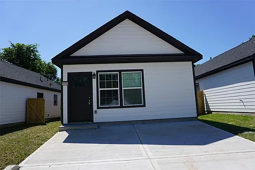 11753 White Cedar Photo 1