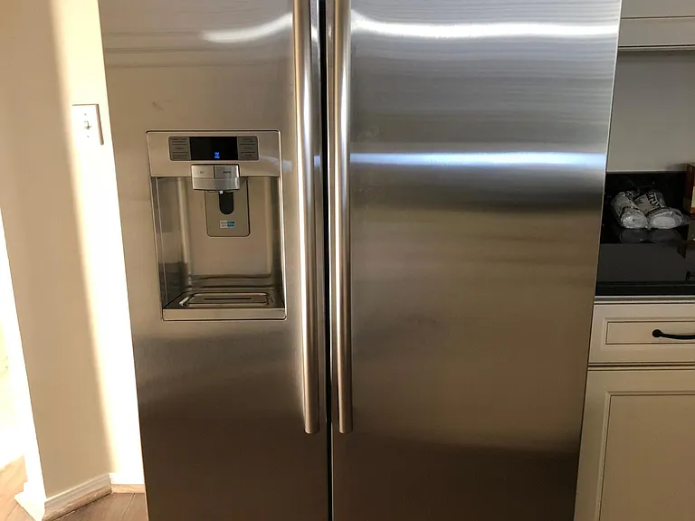 refrigerator included