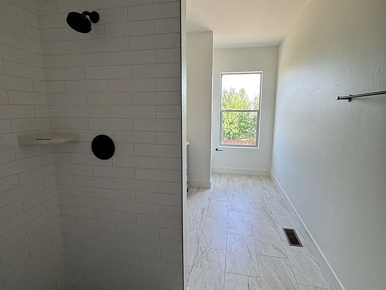 17 Grove Ln — Photo 12