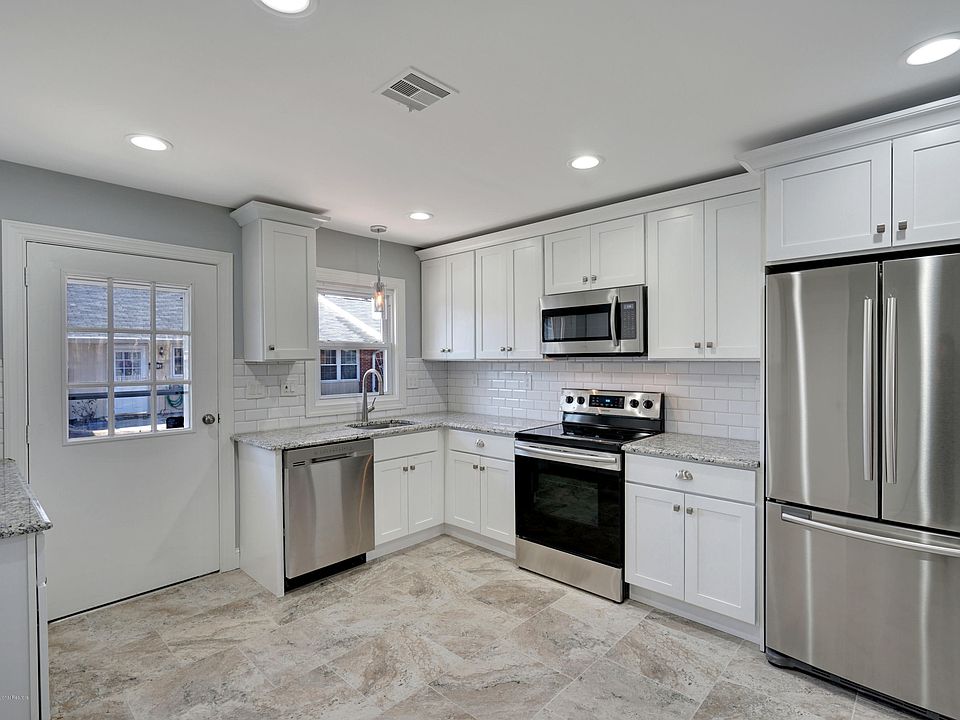 1st image of 464B Portsmouth Dr #1002