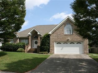945 Sandoval Dr, Virginia Beach, VA 23454