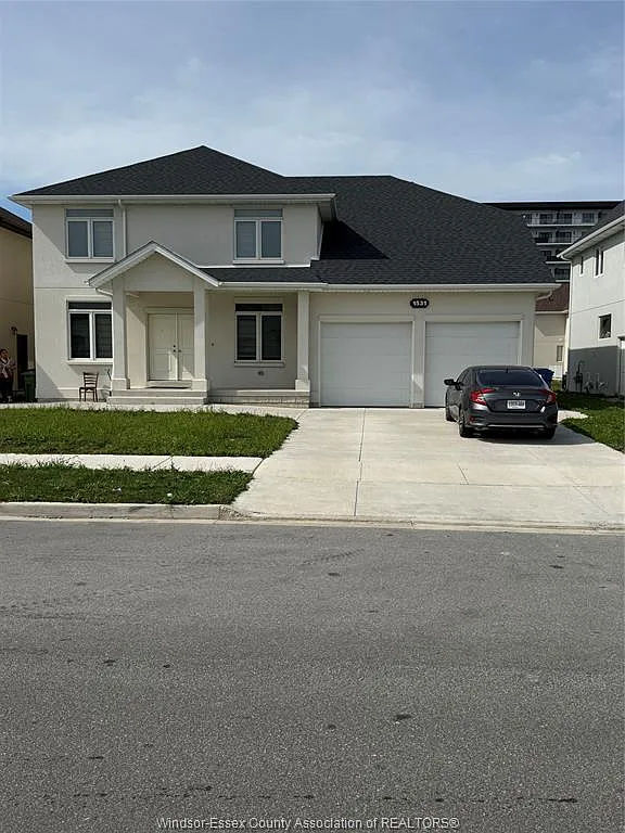 4 bed, 2.5 bath, $3,000 — Photo 1