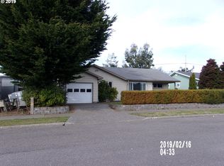 918 Flanagan Ave, Coos Bay, OR 97420