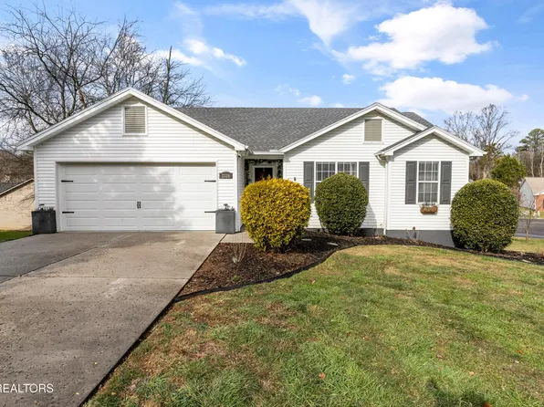 2335 Sunnywood Ln, Knoxville, TN 37912