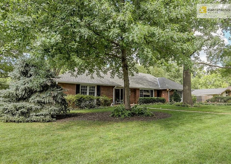1st image of 7928 Rosewood Dr