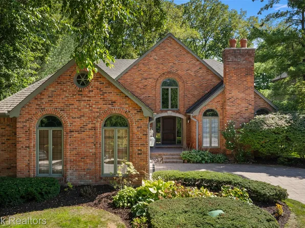 170 Kirkwood Ct, Bloomfield Hills, MI 48304