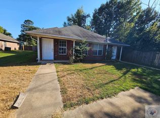 113-115 Elm St, Maud, TX 75567