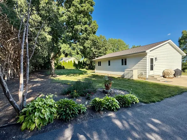 2084 Rockwell Rd, La Salle, IL 61301