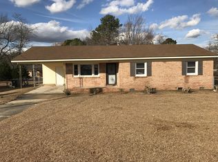 833 Fresno Dr, Fayetteville, NC 28303