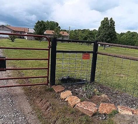 2nd image of 34603 Pinehill Rd