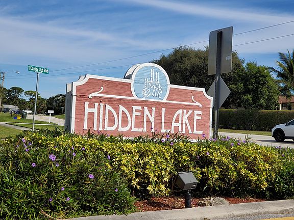 Home For Sale In Hidden Lake