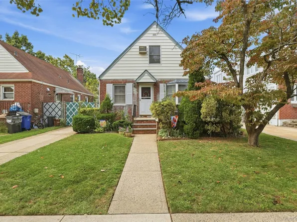 7954 264th Street, Glen Oaks, NY 11004