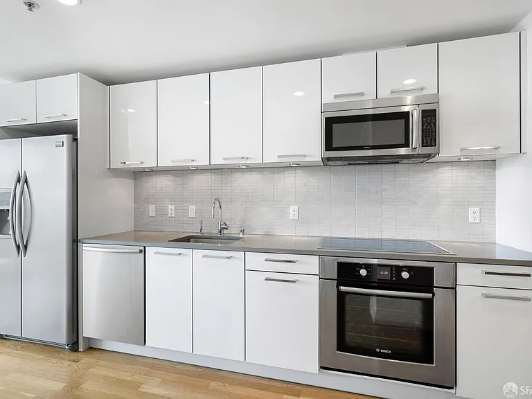 1 Hawthorne St #4F — Photo 2