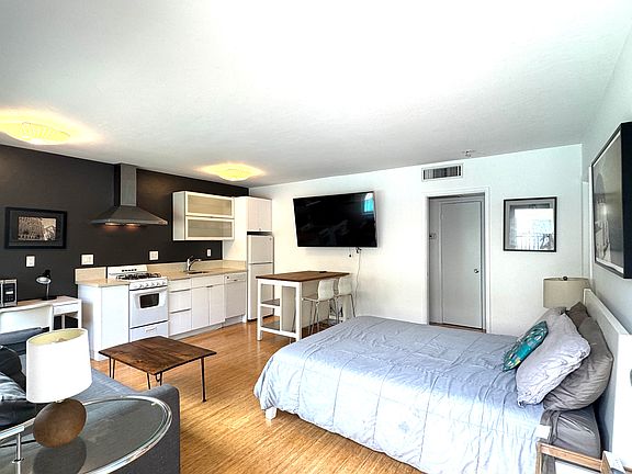 3rd image of 4115 W Hood Ave #E