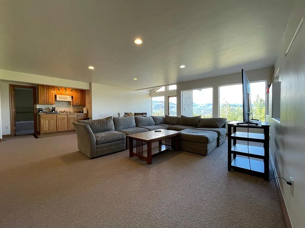 2646 Beartrap Rd — Photo 3