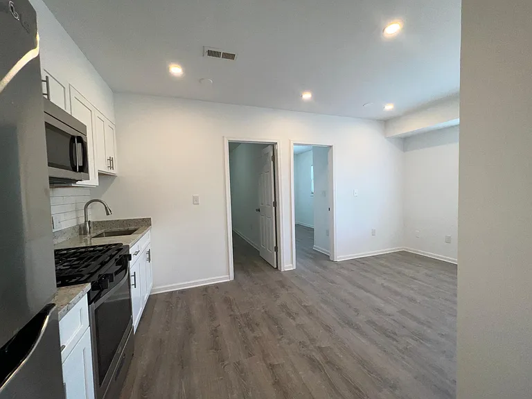 1646 F St NE #2 — Photo 21