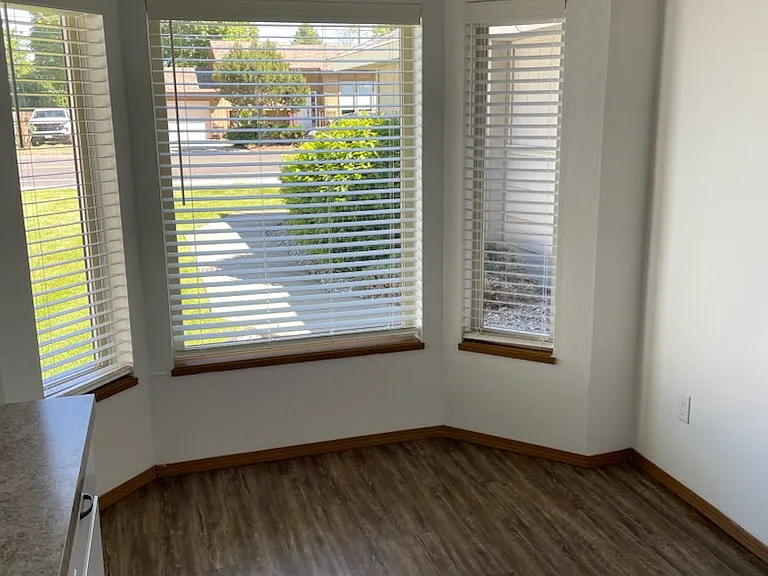 618 E Cozza Dr — Photo 16