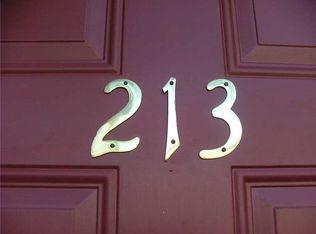 213 College Park Dr, Coraopolis, PA 15108