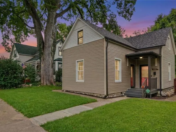 318 N Benton Ave, Saint Charles, MO 63301