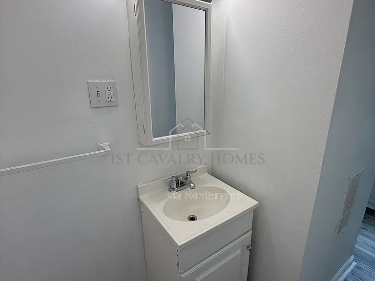 257 Arch St — Photo 8