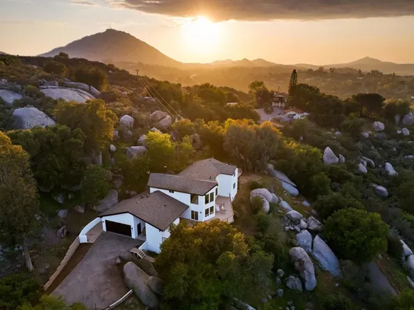 16473 Via Penasco, Ramona, CA 92065