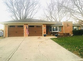 209 Maple St, Sugar Grove, IL 60554