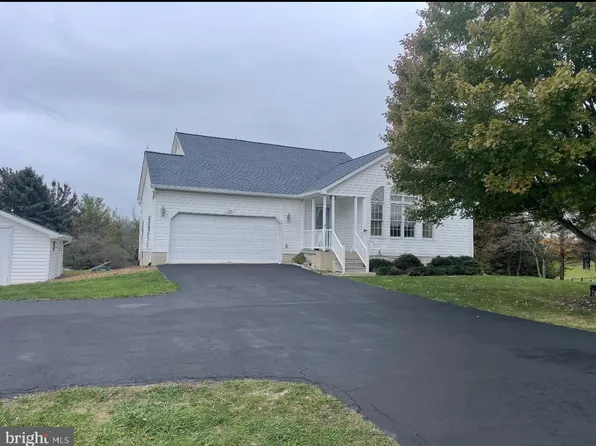 23 Teakwood Ct, Harpers Ferry, WV 25425