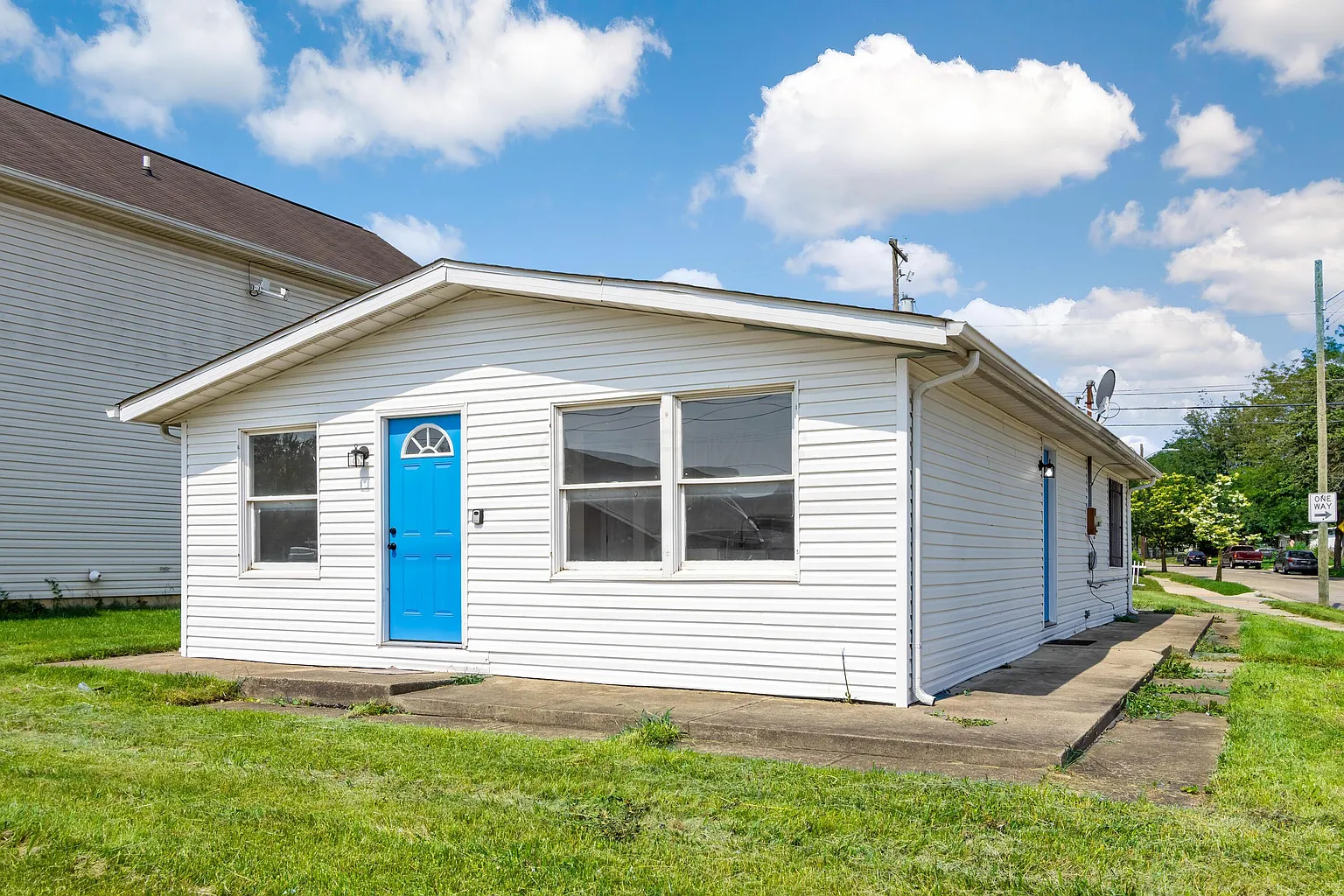 2045 Joyce Ave photo 1