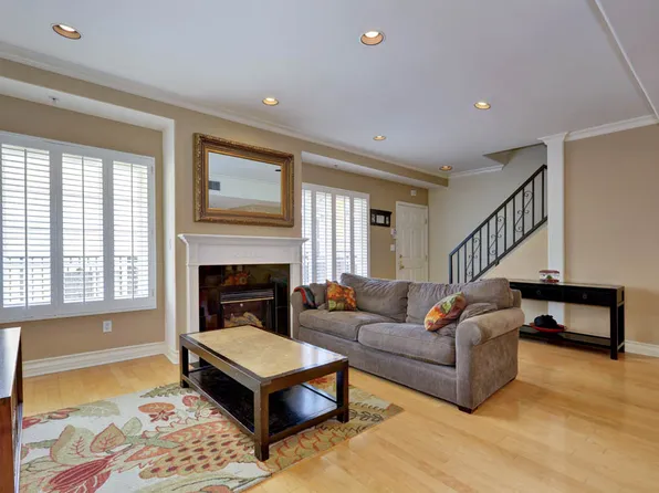 1748 Stoner Ave APT 4, Los Angeles, CA 90025