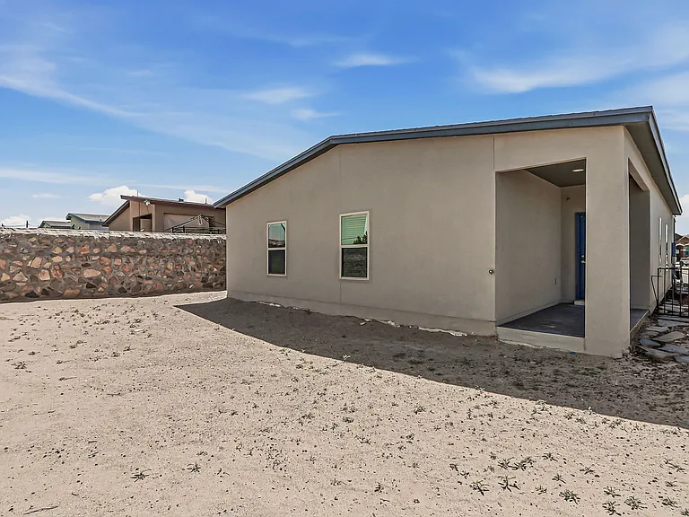 125 Via Rojas Dr — Photo 38