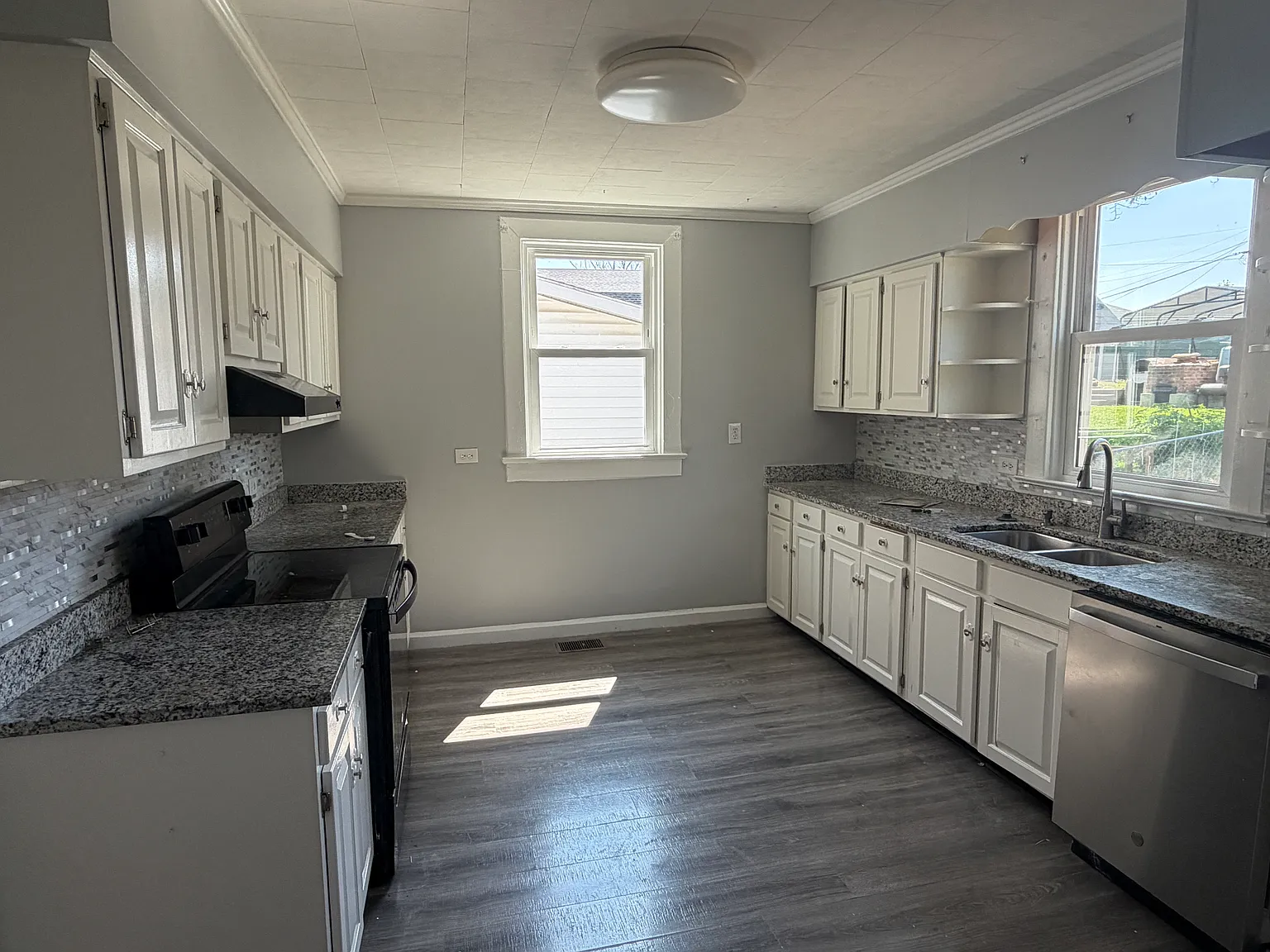 4 bed, 2000 sqft, $1,500 — Photo 2