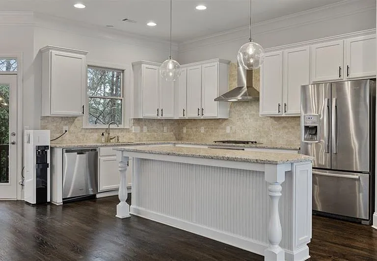 926 Canterbury Ln NE — Photo 11