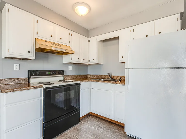 7408 Washington Ave #H — Photo 2