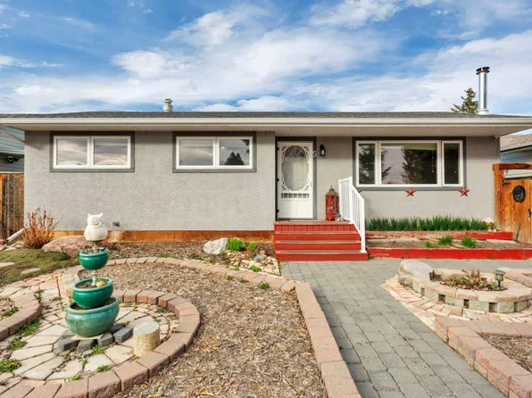 5 Freemont Close, Red Deer, AB T4N 4Y5
