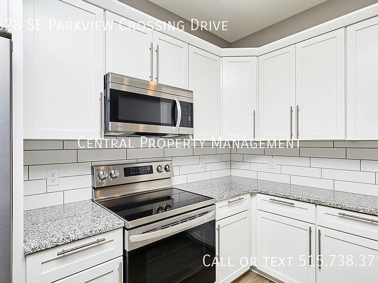 2328 SE Parkview Crossing Dr — Photo 5