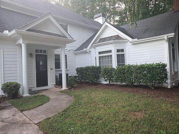 Muddroom entrence by garage.