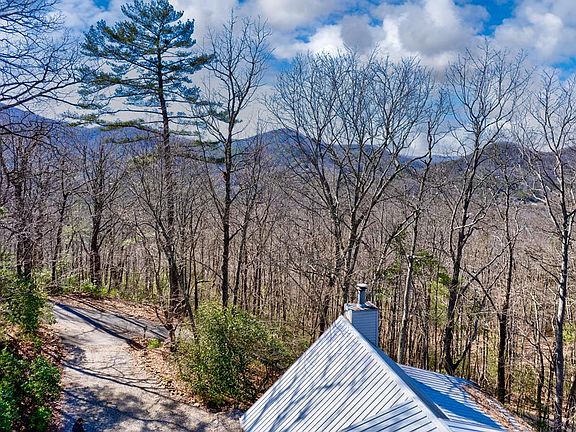 4th image of 708 Wilson Mountain Rd