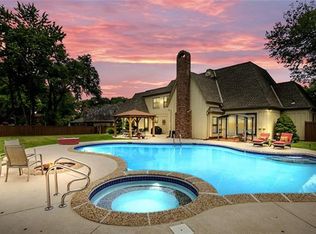 5200 Mansfield Ln, Shawnee, KS 66203