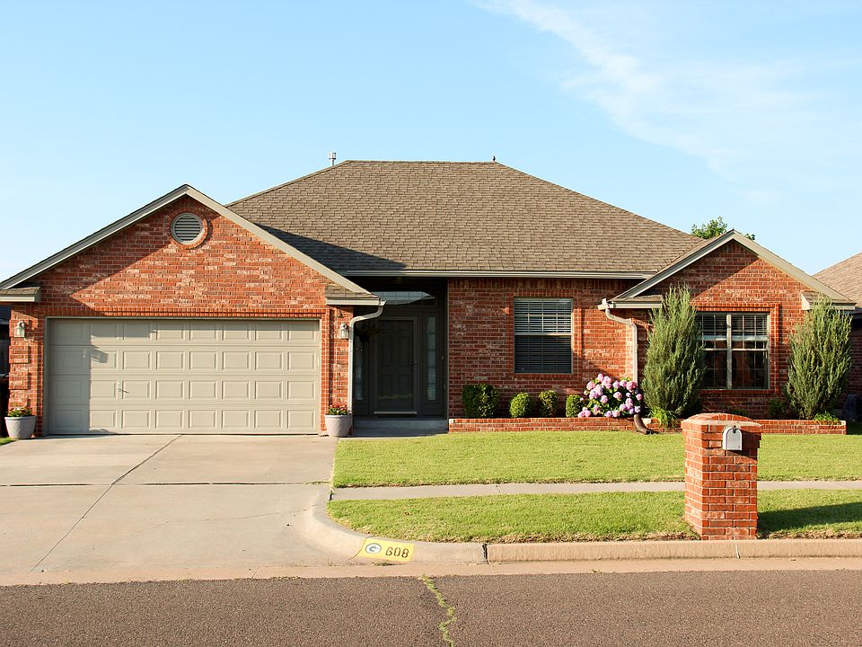 1st image of 608 SW 162nd St